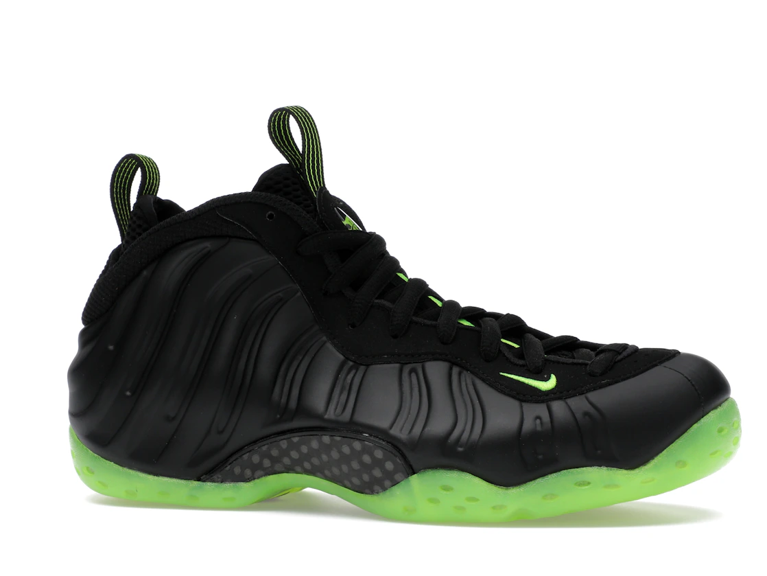 Vue 3 de Nike Air Foamposite One Black Volt
