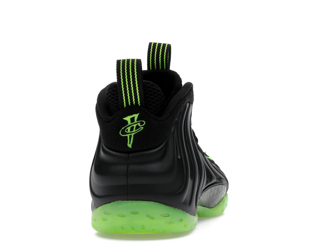 Vue 29 de Nike Air Foamposite One Black Volt