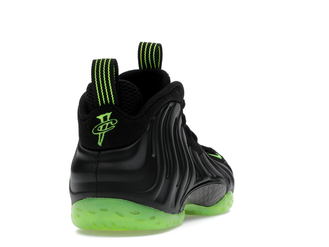 Vue 30 de Nike Air Foamposite One Black Volt