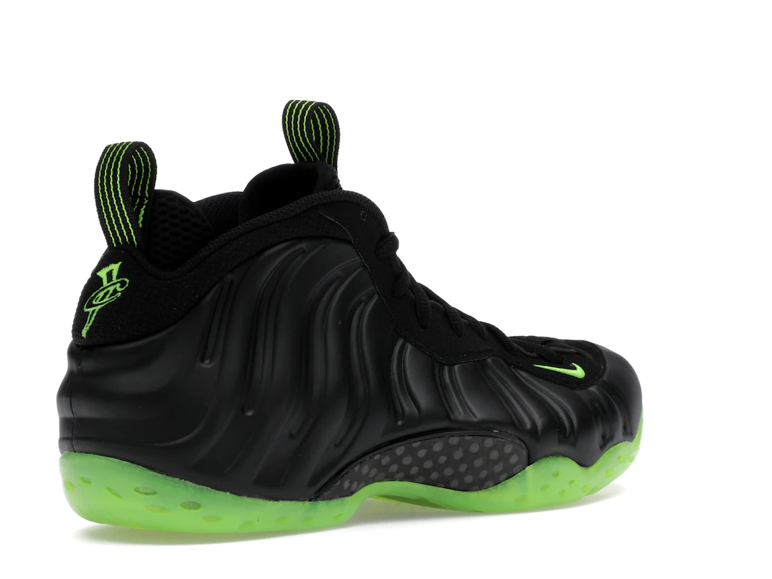 Vue 33 de Nike Air Foamposite One Black Volt