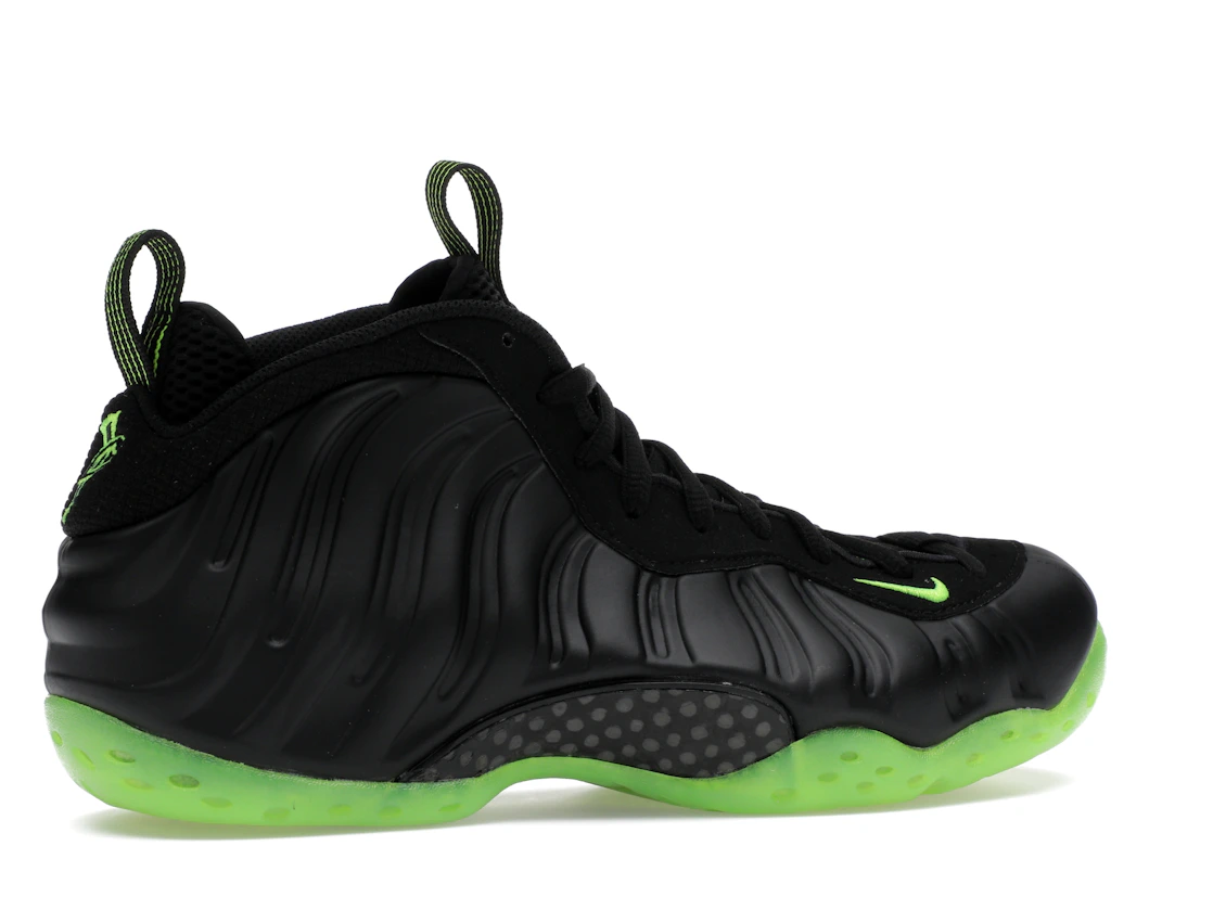 Vue 35 de Nike Air Foamposite One Black Volt