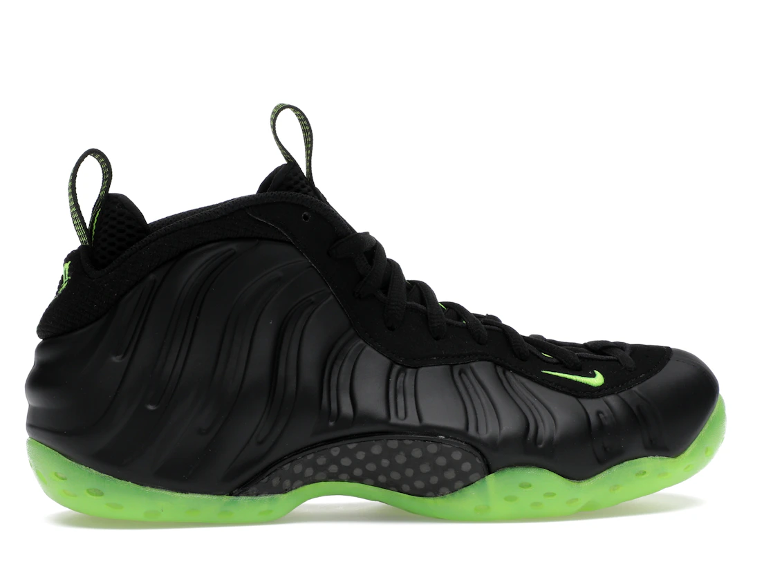 Vue 36 de Nike Air Foamposite One Black Volt