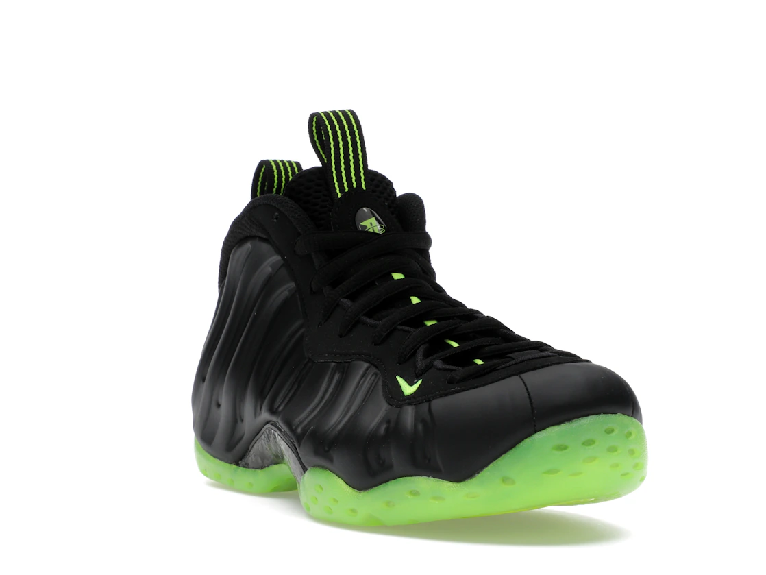 Vue 7 de Nike Air Foamposite One Black Volt