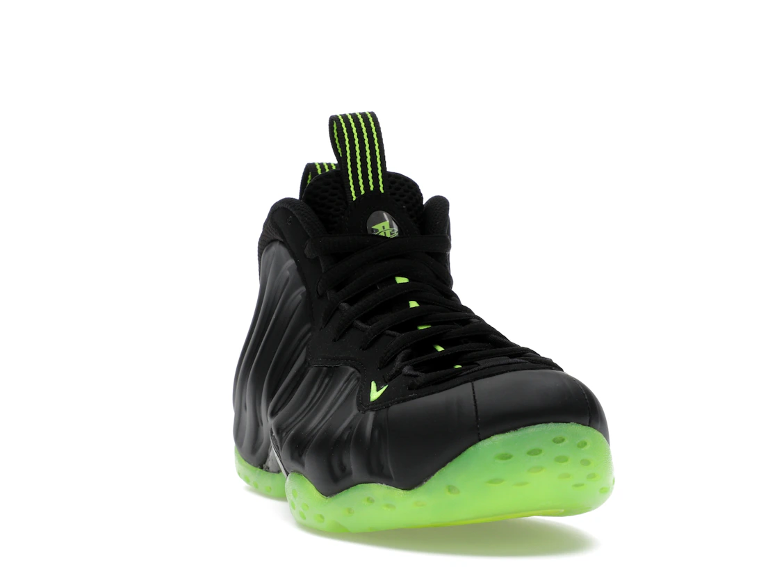 Vue 8 de Nike Air Foamposite One Black Volt