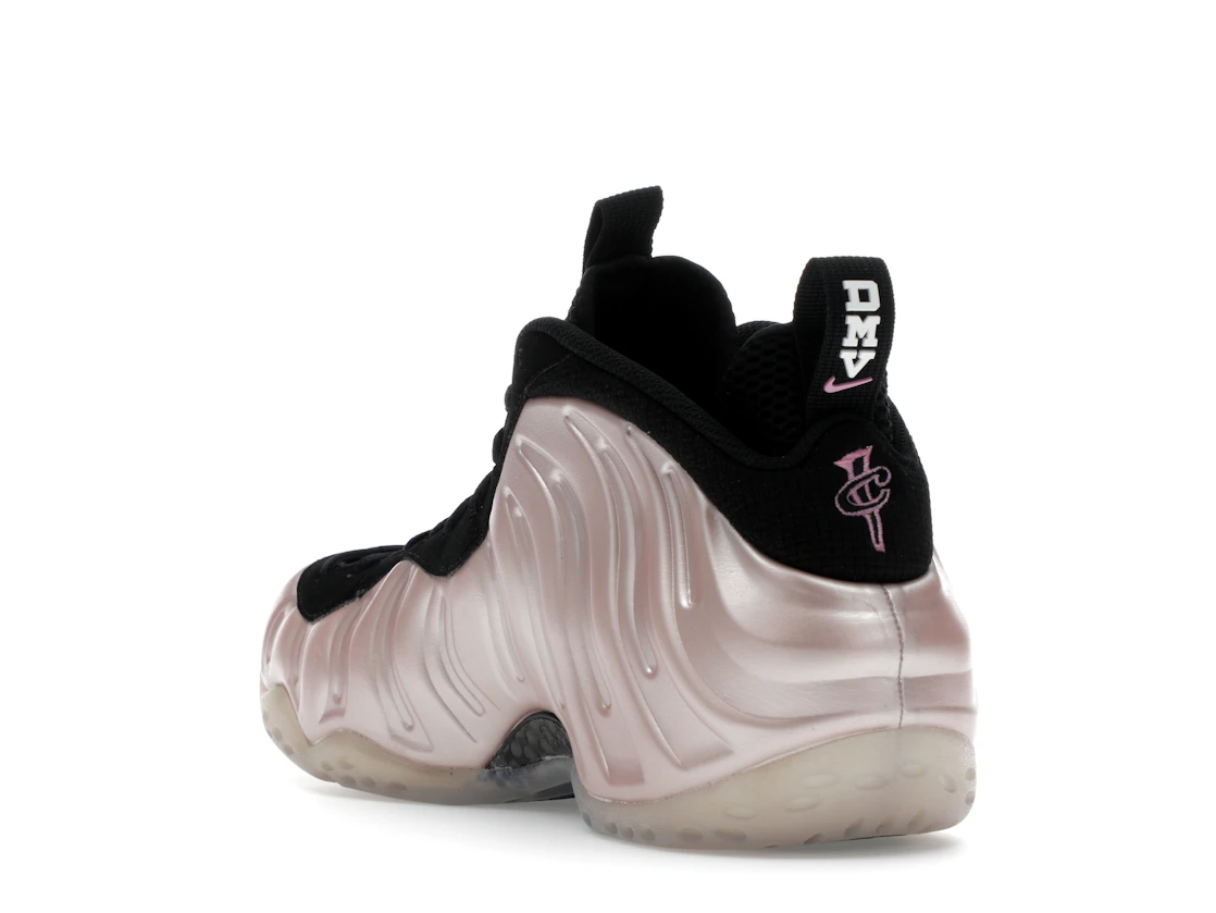 Vue 25 de Nike Air Foamposite One DMV Cherry Blossom