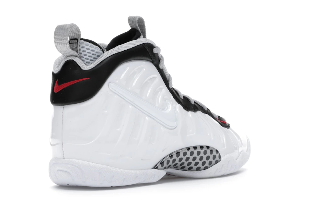 Vue 32 de Nike Air Foamposite Pro White Black University Red (GS)