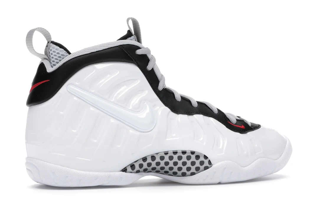 Vue 35 de Nike Air Foamposite Pro White Black University Red (GS)