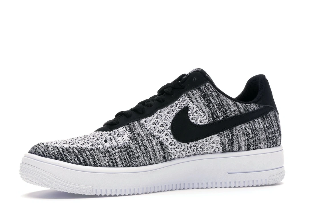 Vue 17 de Nike Air Force 1 Flyknit 2 Black Pure Platinum