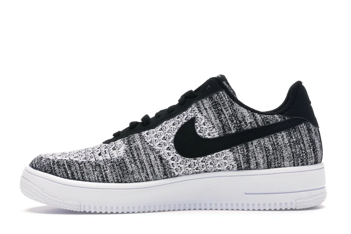 Vue 19 de Nike Air Force 1 Flyknit 2 Black Pure Platinum