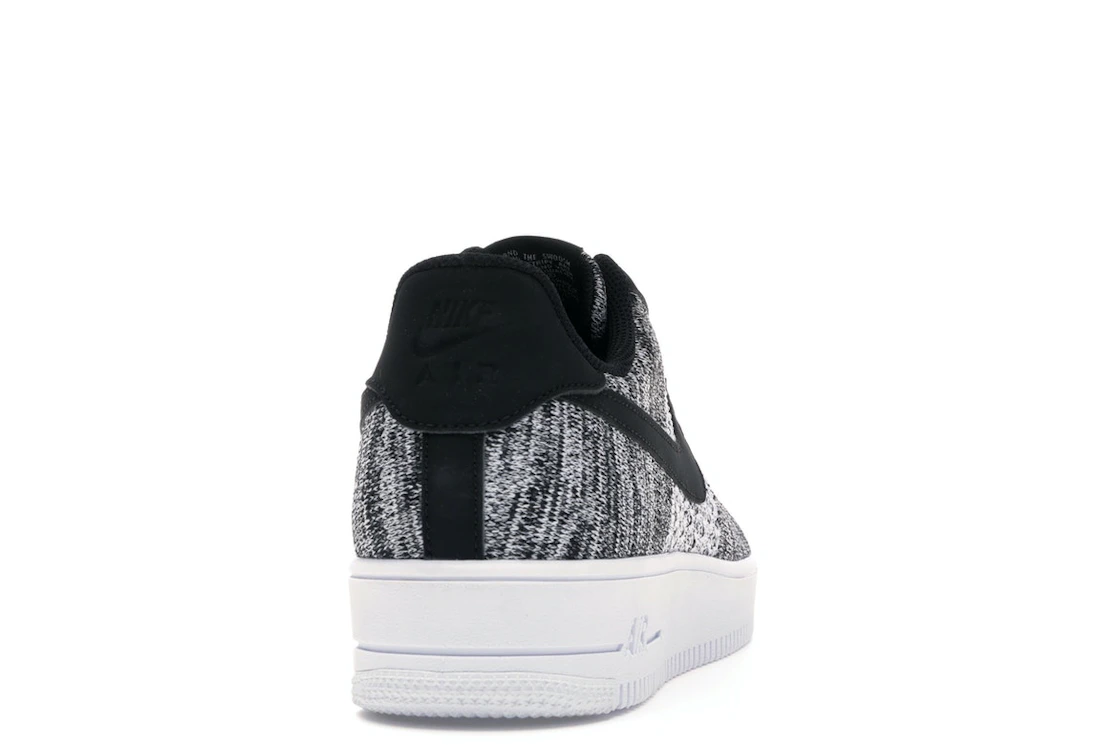 Vue 29 de Nike Air Force 1 Flyknit 2 Black Pure Platinum