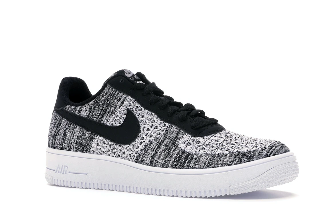Vue 4 de Nike Air Force 1 Flyknit 2 Black Pure Platinum