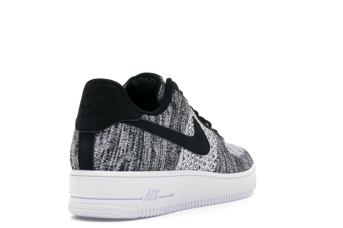 Vue 31 de Nike Air Force 1 Flyknit 2 Black Pure Platinum