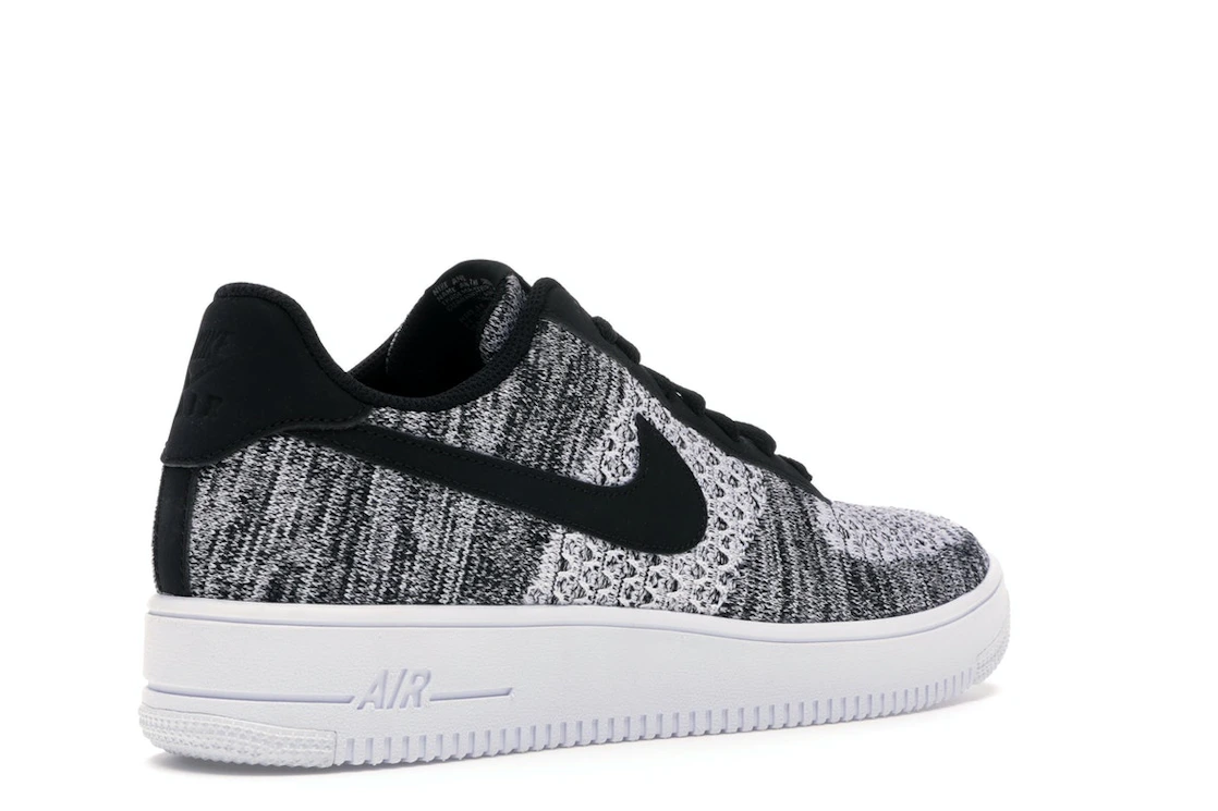 Vue 33 de Nike Air Force 1 Flyknit 2 Black Pure Platinum