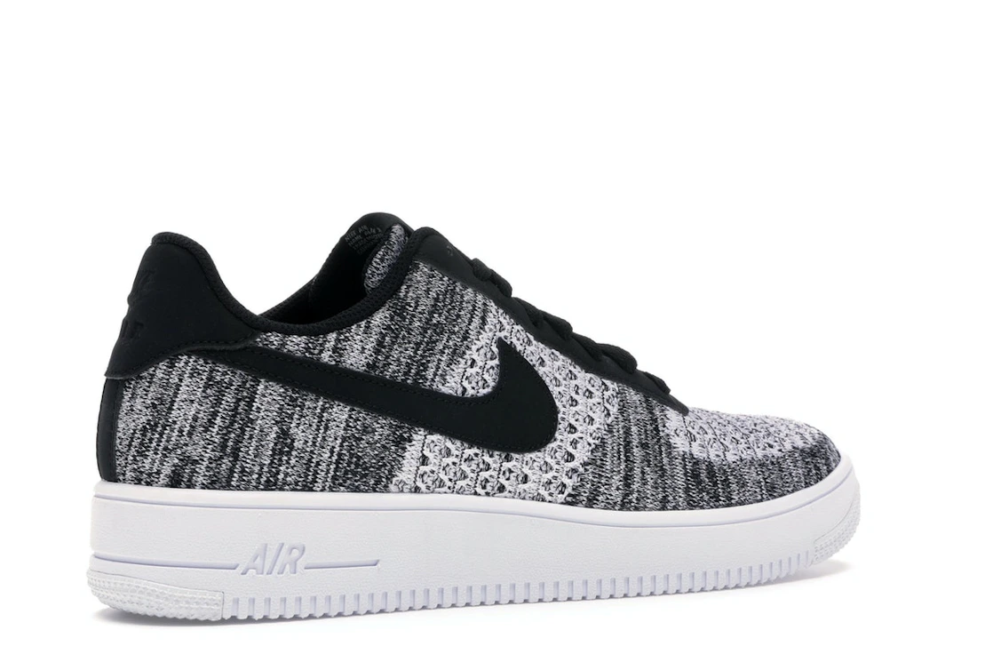 Vue 34 de Nike Air Force 1 Flyknit 2 Black Pure Platinum