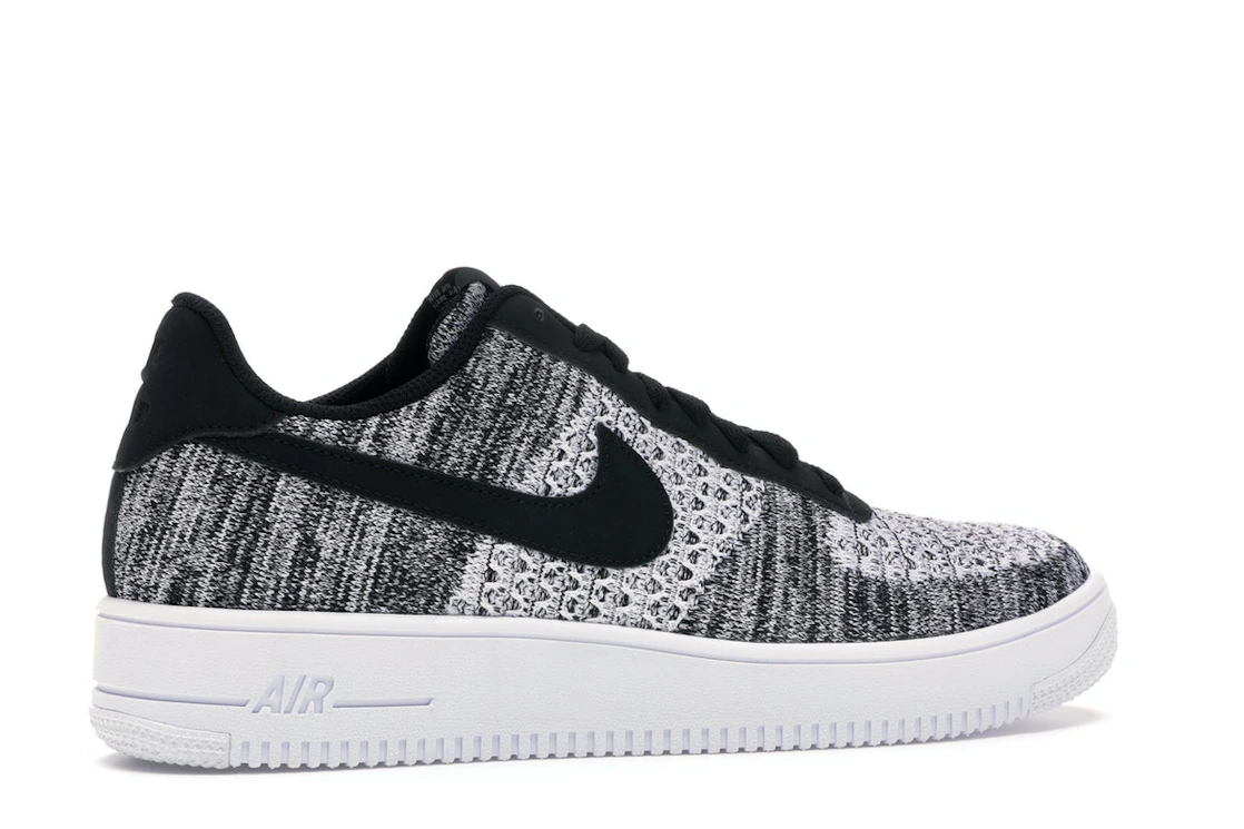 Vue 35 de Nike Air Force 1 Flyknit 2 Black Pure Platinum