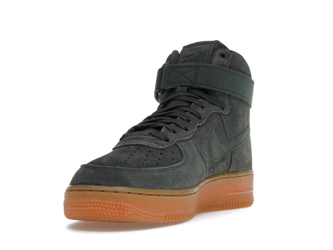 Vue 13 de Nike Air Force 1 High '07 LV8 Suede Vintage Green