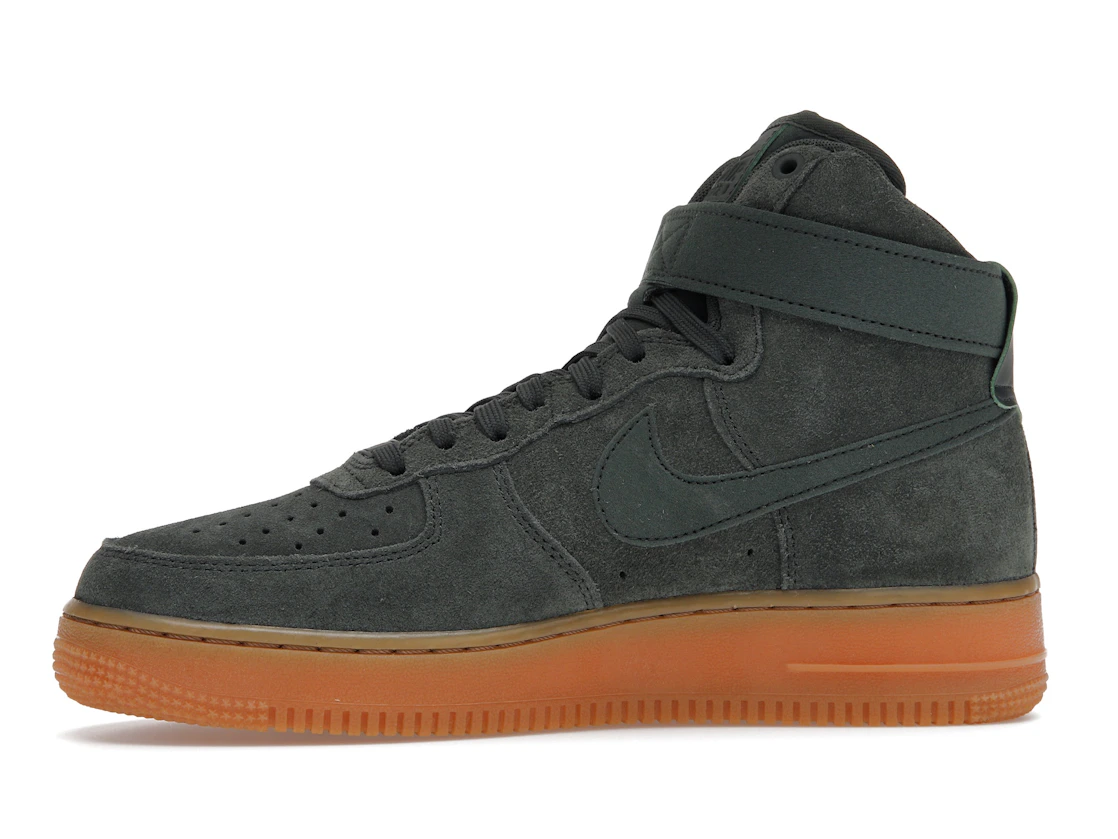 Vue 18 de Nike Air Force 1 High '07 LV8 Suede Vintage Green