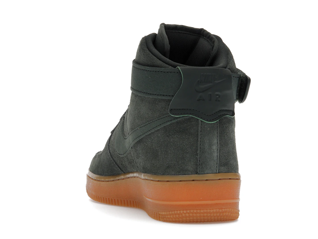 Vue 26 de Nike Air Force 1 High '07 LV8 Suede Vintage Green