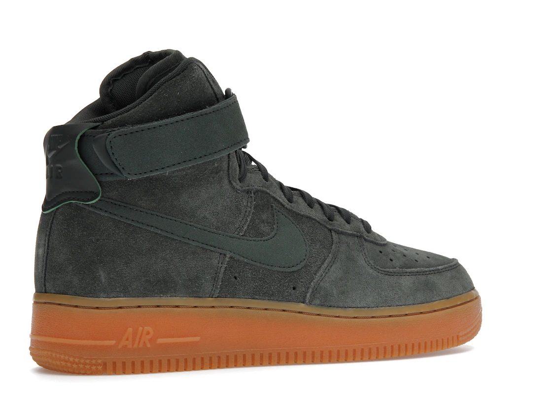 Vue 34 de Nike Air Force 1 High '07 LV8 Suede Vintage Green