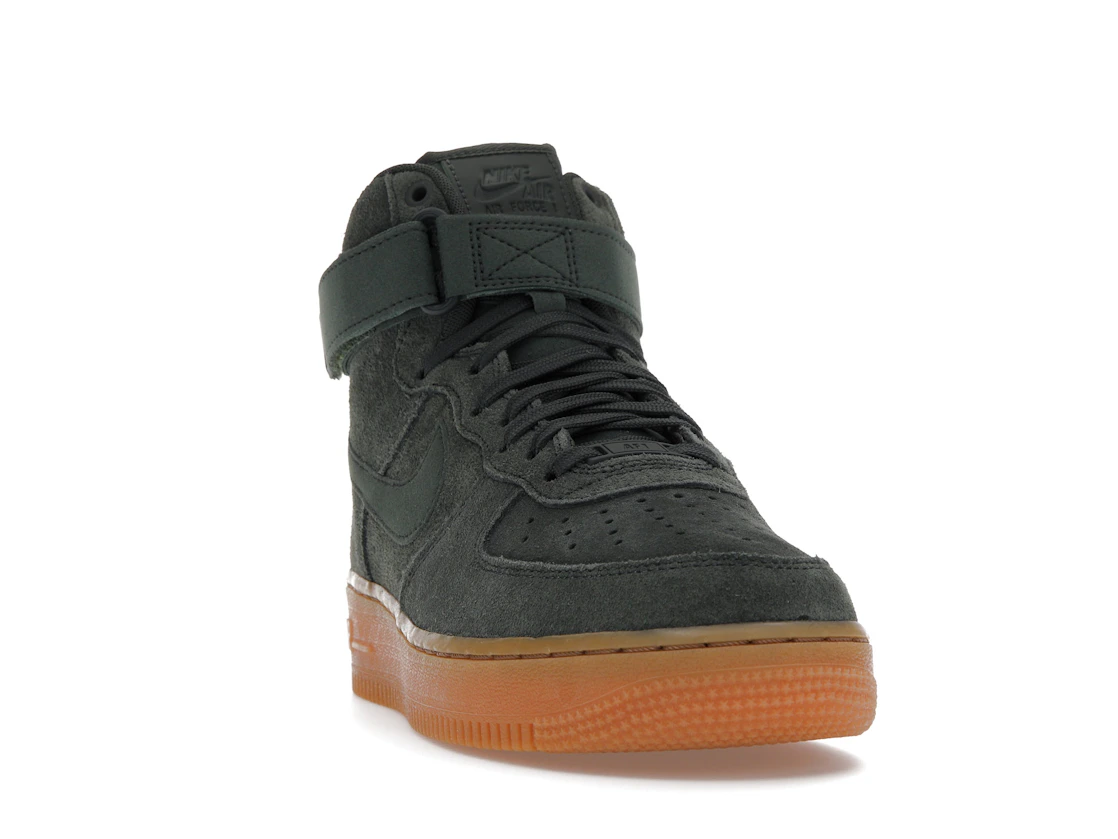 Vue 8 de Nike Air Force 1 High '07 LV8 Suede Vintage Green