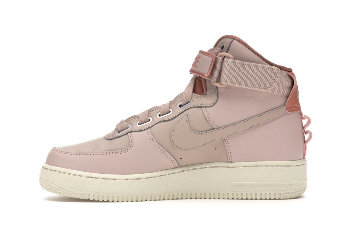 Vue 19 de Nike Air Force 1 High Utility Particle Beige 