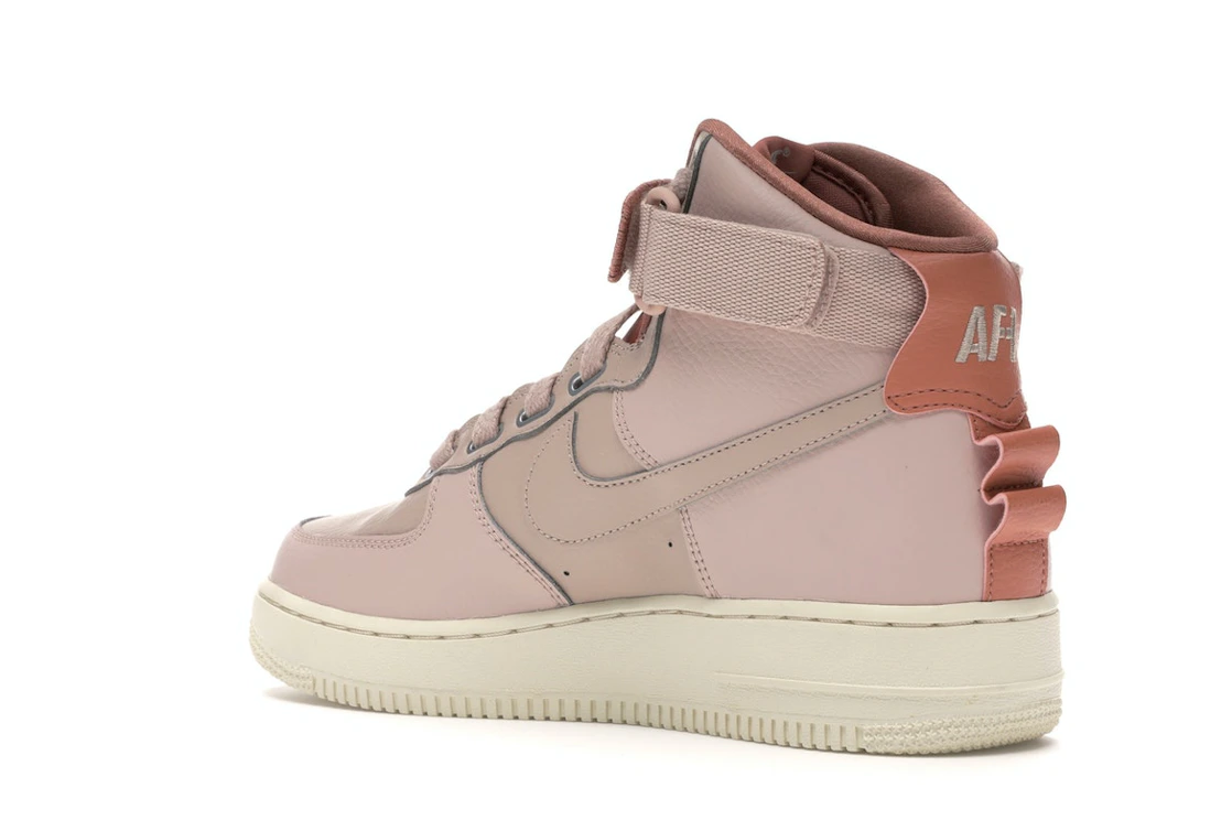Vue 23 de Nike Air Force 1 High Utility Particle Beige 
