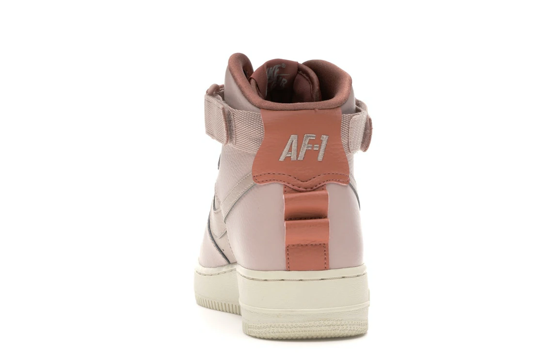 Vue 27 de Nike Air Force 1 High Utility Particle Beige 