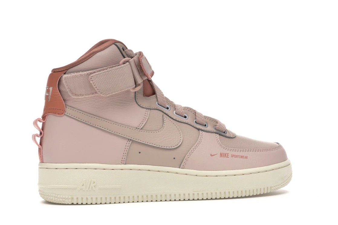 Vue 35 de Nike Air Force 1 High Utility Particle Beige 
