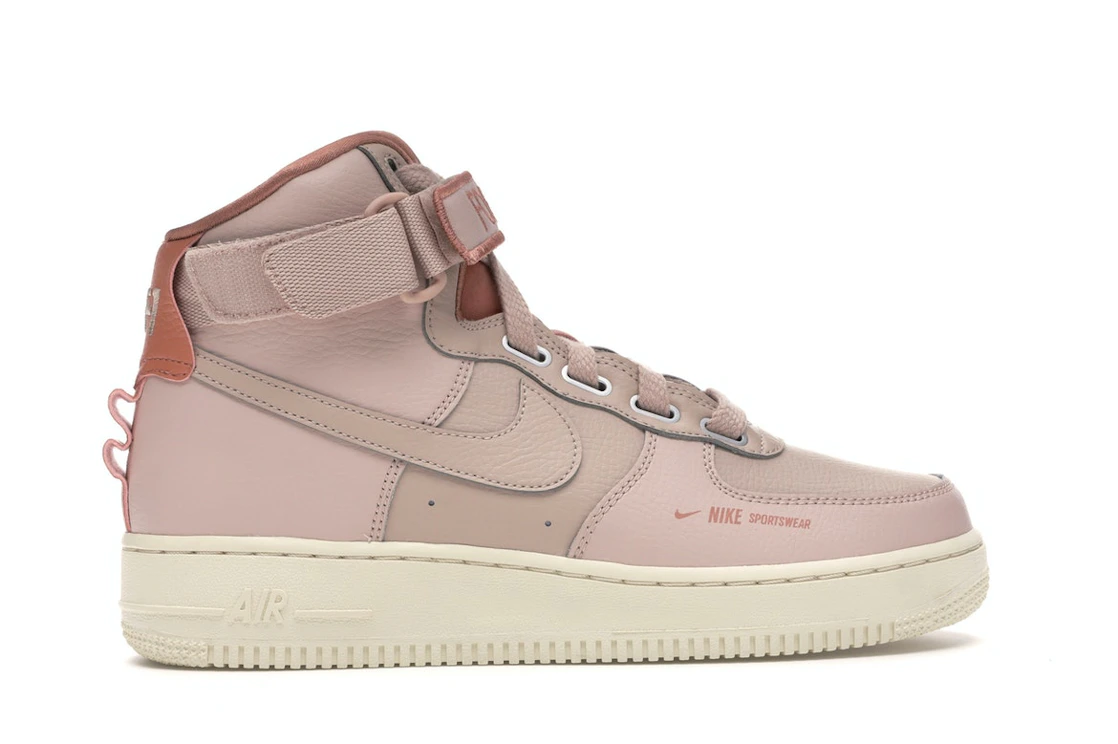 Vue 36 de Nike Air Force 1 High Utility Particle Beige 