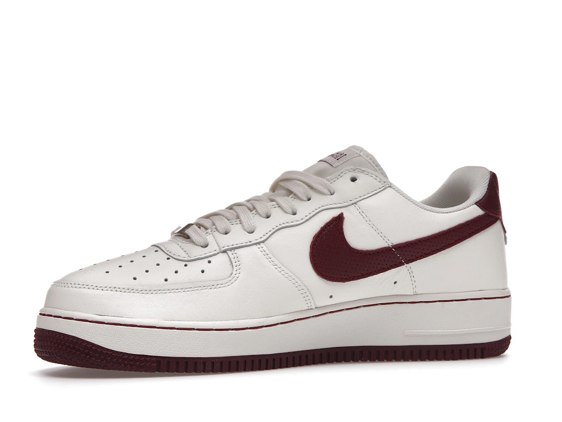 Vue 17 de Nike Air Force 1 Low '07 Craft Dark Beetroot