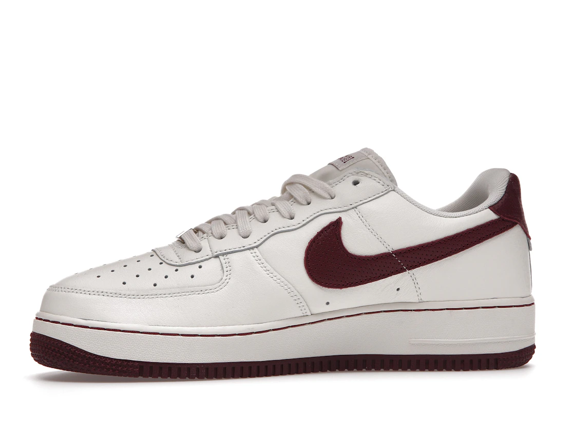 Vue 18 de Nike Air Force 1 Low '07 Craft Dark Beetroot