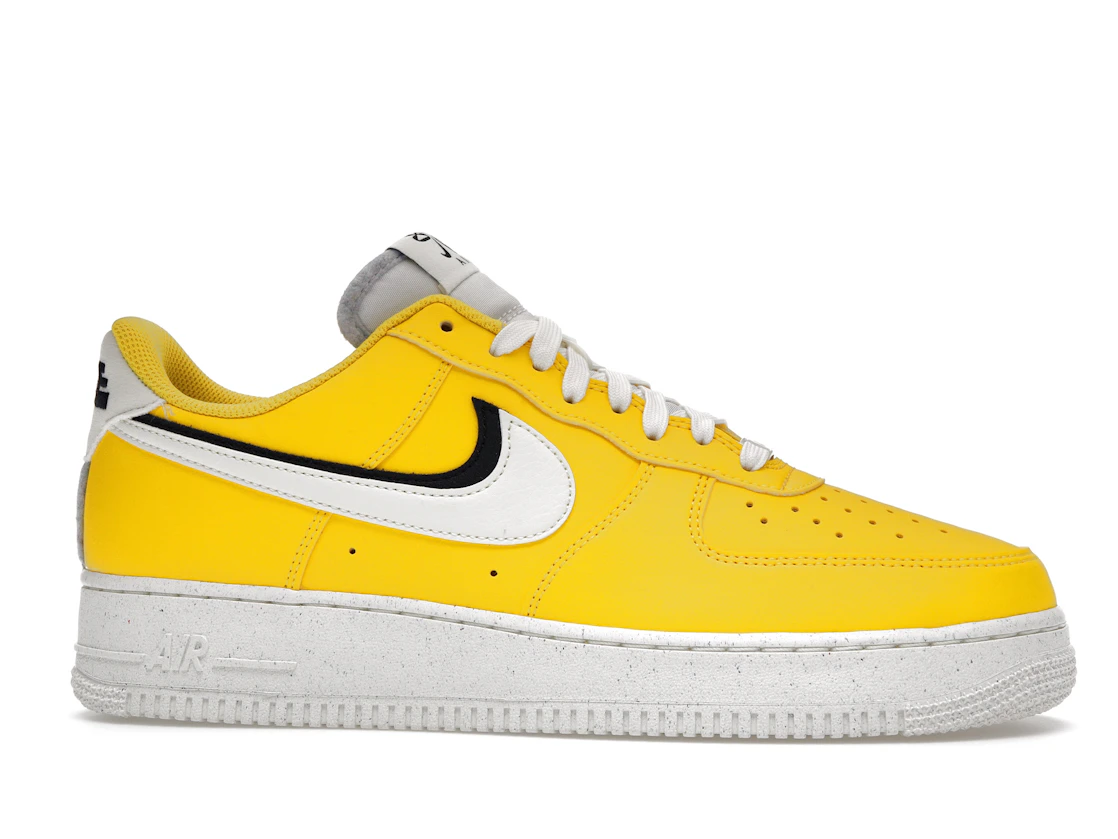Vue 2 de Nike Air Force 1 Low '07 LV8 Tour Yellow Sail Black
