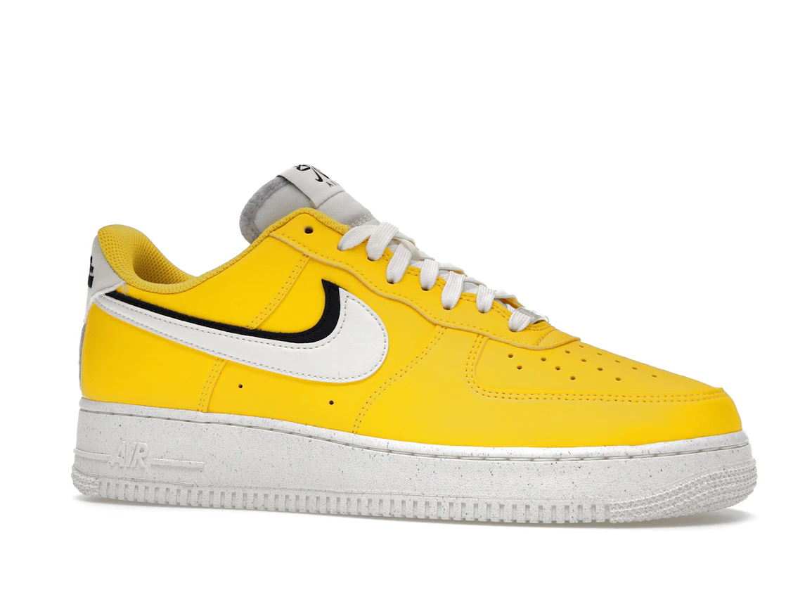 Vue 3 de Nike Air Force 1 Low '07 LV8 Tour Yellow Sail Black