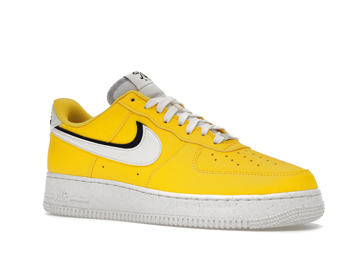 Vue 4 de Nike Air Force 1 Low '07 LV8 Tour Yellow Sail Black