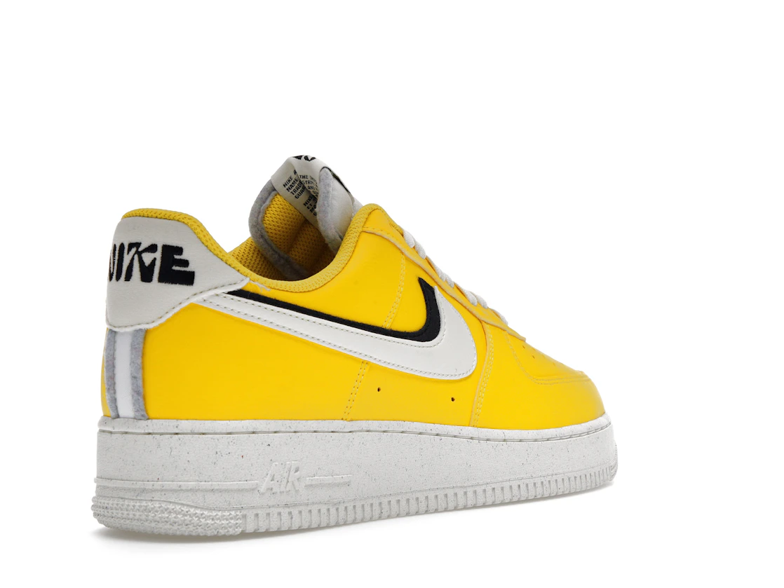 Vue 32 de Nike Air Force 1 Low '07 LV8 Tour Yellow Sail Black
