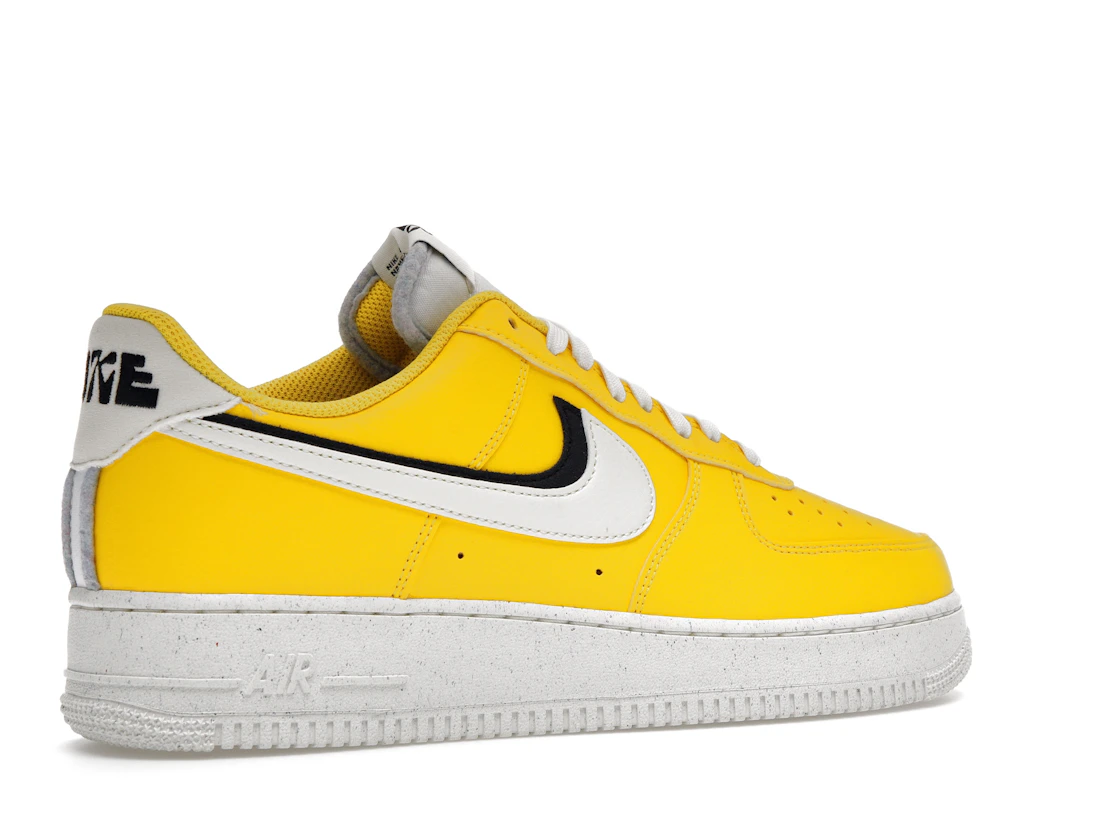 Vue 34 de Nike Air Force 1 Low '07 LV8 Tour Yellow Sail Black