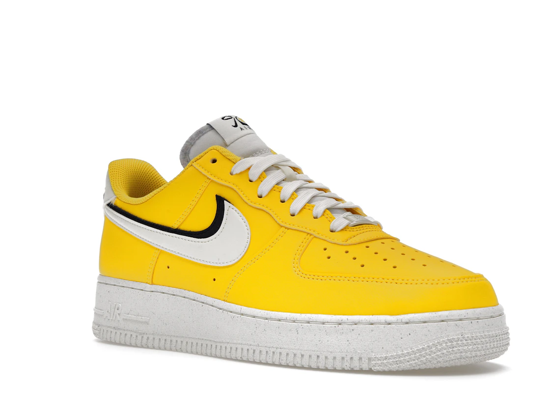 Vue 5 de Nike Air Force 1 Low '07 LV8 Tour Yellow Sail Black