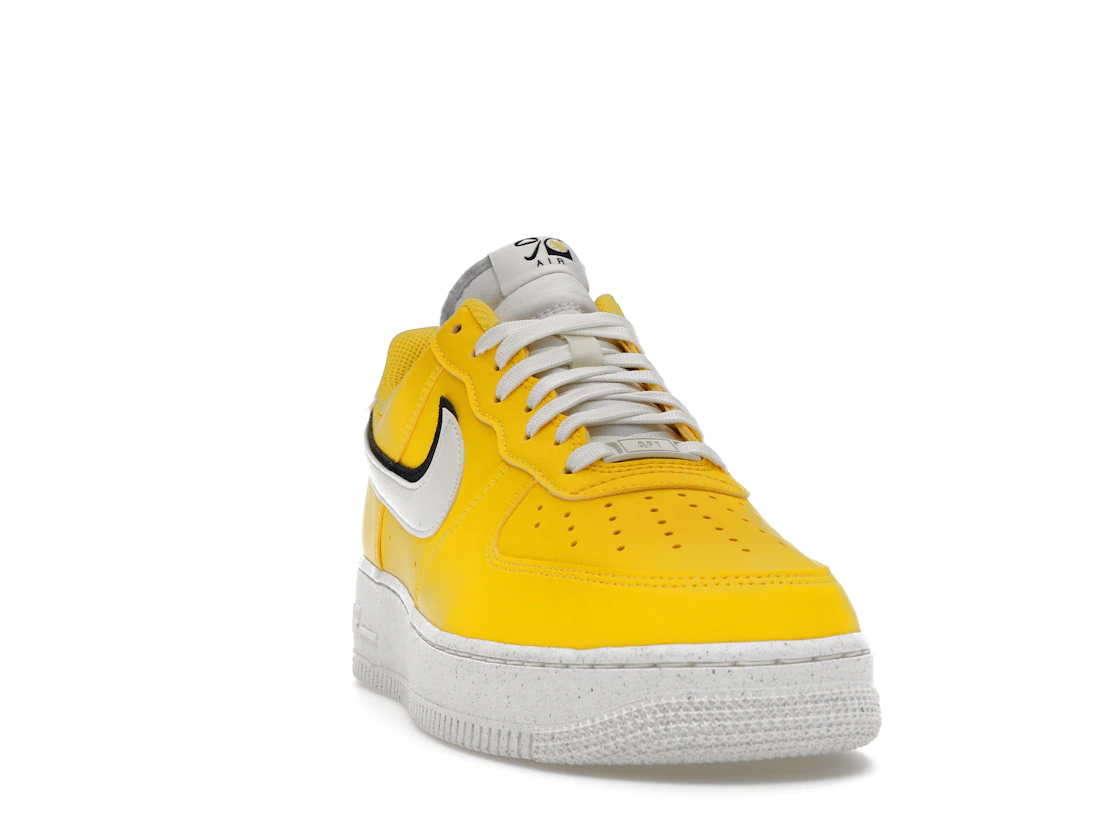 Vue 8 de Nike Air Force 1 Low '07 LV8 Tour Yellow Sail Black