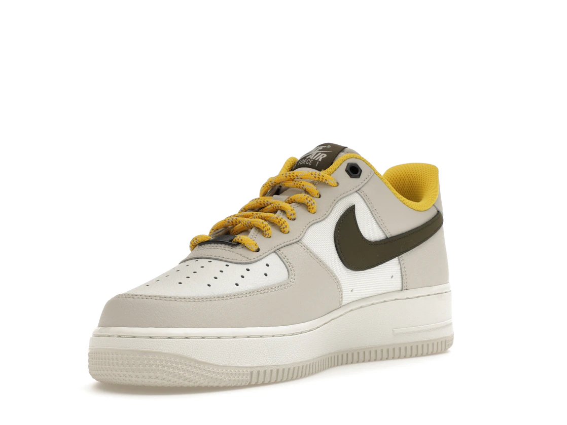 Vue 14 de Nike Air Force 1 Low '07 PRM Light Bone Cargo Khaki Vivid Sulfur