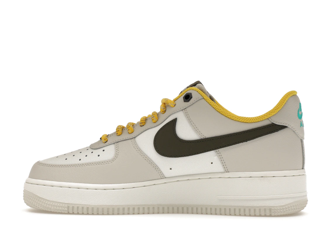 Vue 20 de Nike Air Force 1 Low '07 PRM Light Bone Cargo Khaki Vivid Sulfur