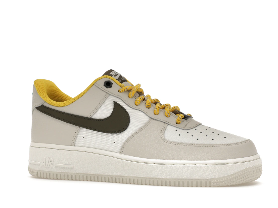 Vue 3 de Nike Air Force 1 Low '07 PRM Light Bone Cargo Khaki Vivid Sulfur
