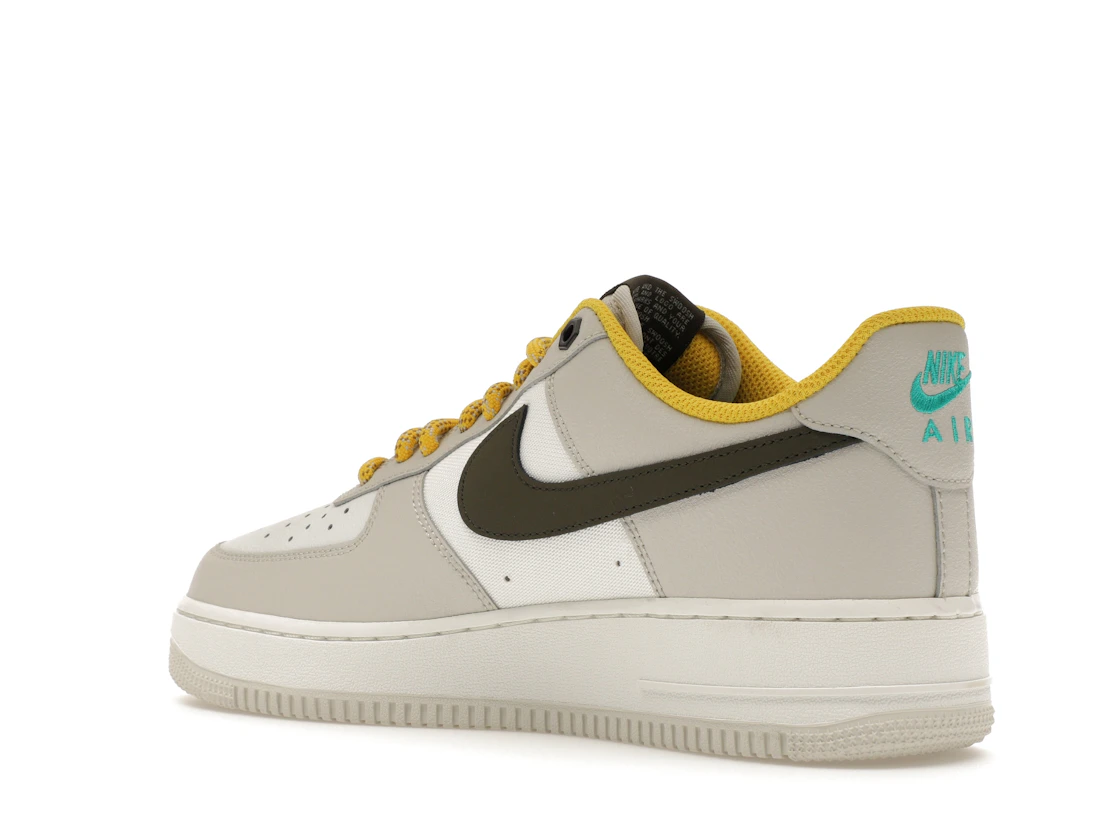 Vue 23 de Nike Air Force 1 Low '07 PRM Light Bone Cargo Khaki Vivid Sulfur
