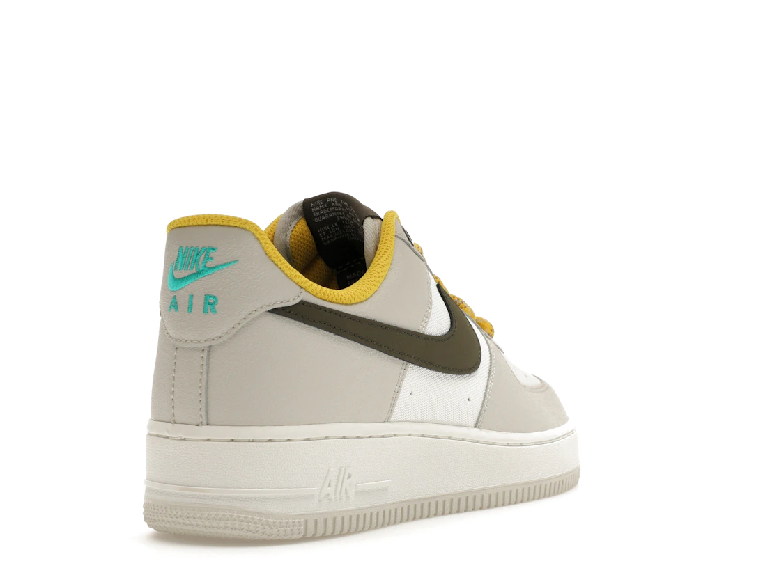 Vue 31 de Nike Air Force 1 Low '07 PRM Light Bone Cargo Khaki Vivid Sulfur