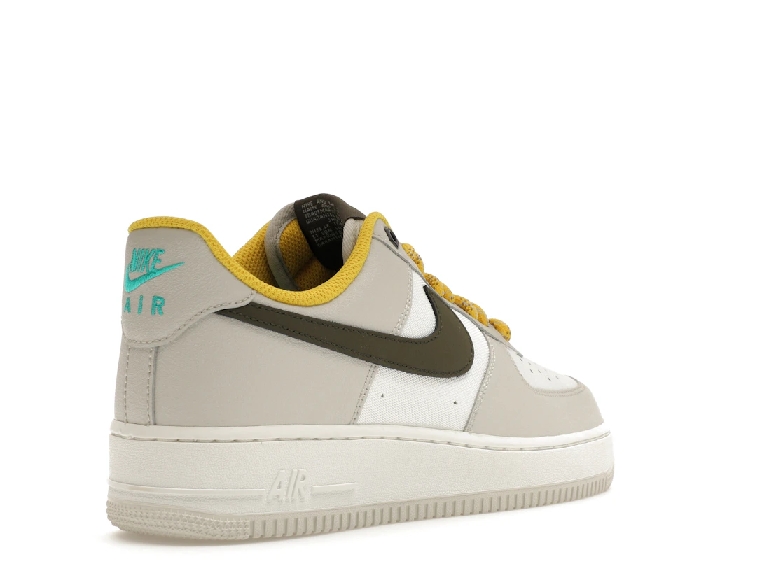 Vue 32 de Nike Air Force 1 Low '07 PRM Light Bone Cargo Khaki Vivid Sulfur