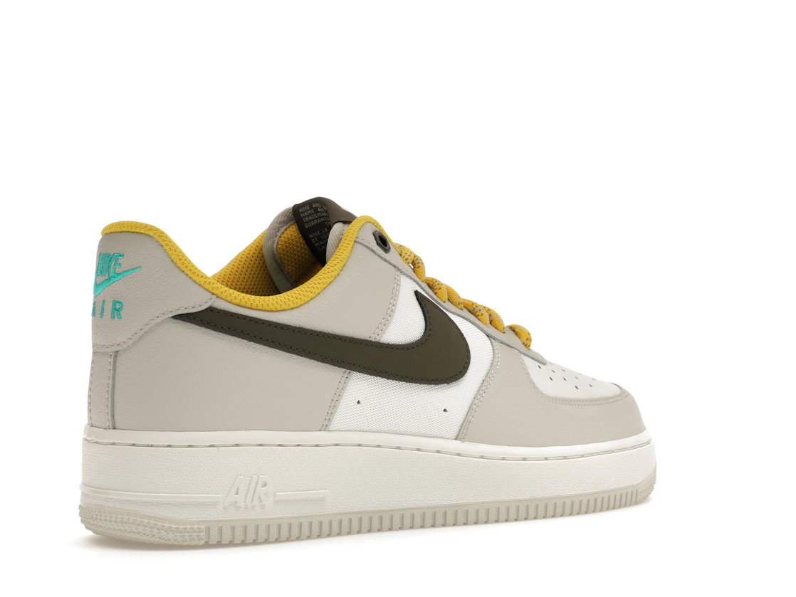 Vue 33 de Nike Air Force 1 Low '07 PRM Light Bone Cargo Khaki Vivid Sulfur