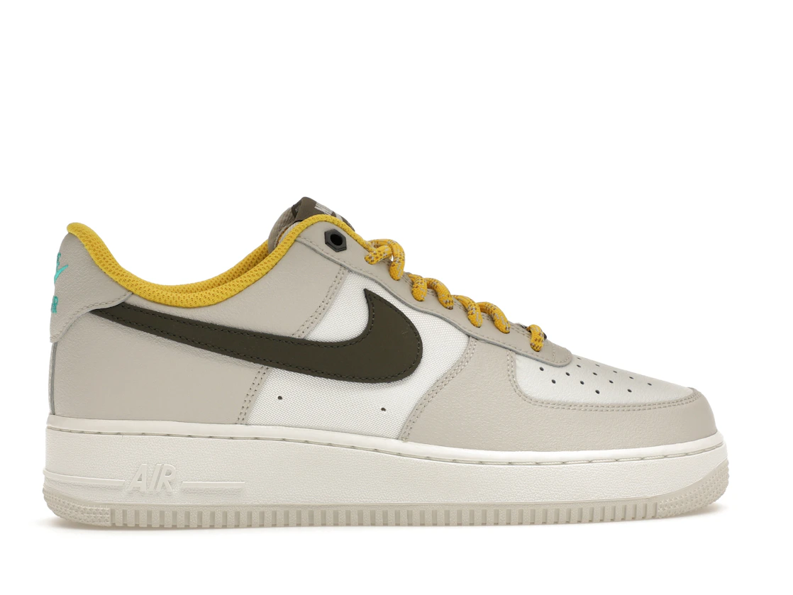 Vue 36 de Nike Air Force 1 Low '07 PRM Light Bone Cargo Khaki Vivid Sulfur