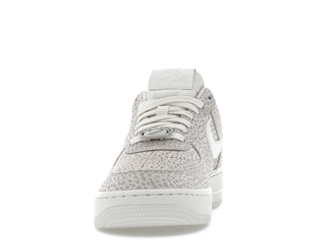 Vue 11 de Nike Air Force 1 Low '07 PRM Safari Photon Dust 