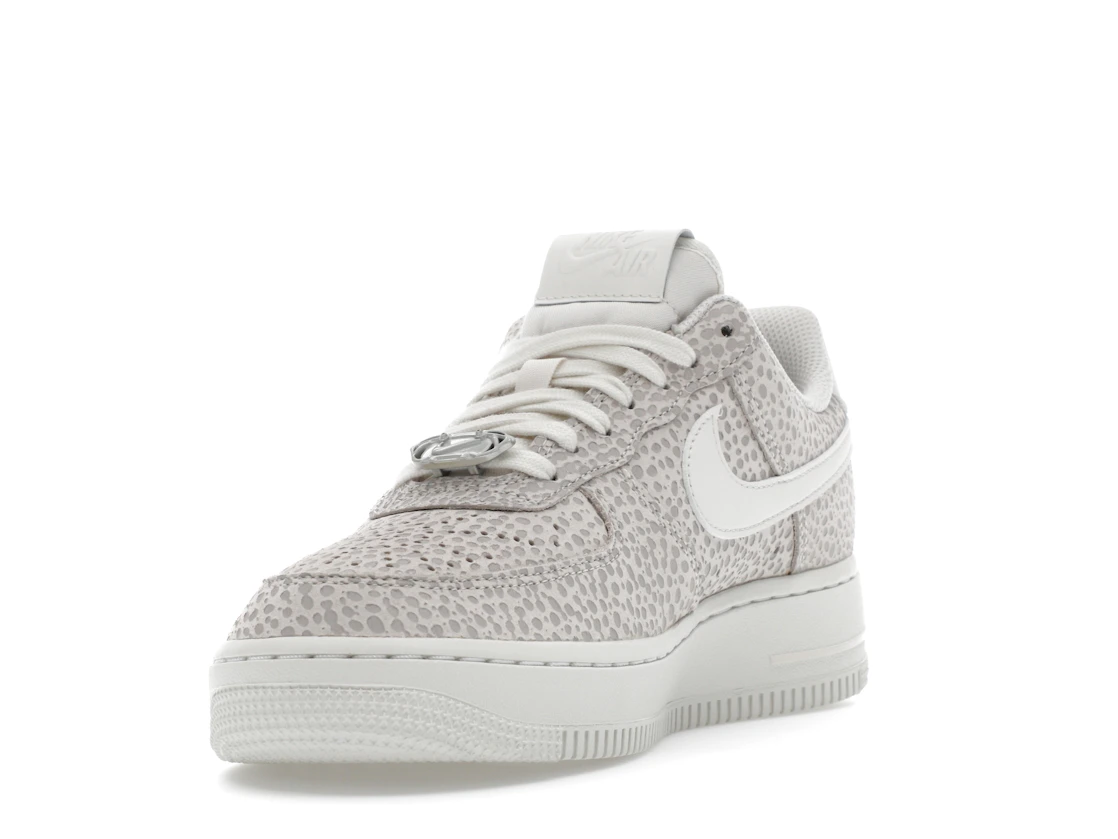 Vue 13 de Nike Air Force 1 Low '07 PRM Safari Photon Dust 