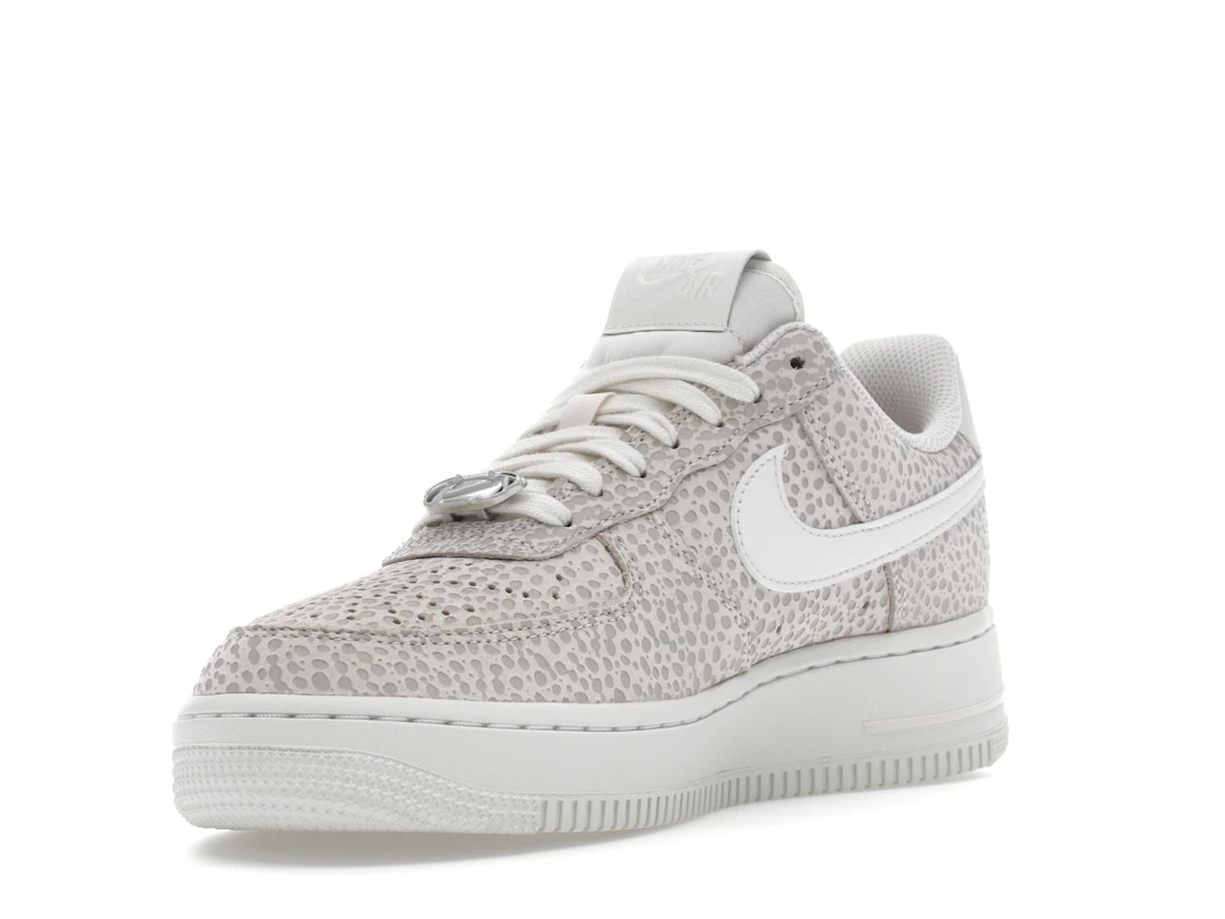 Vue 14 de Nike Air Force 1 Low '07 PRM Safari Photon Dust 