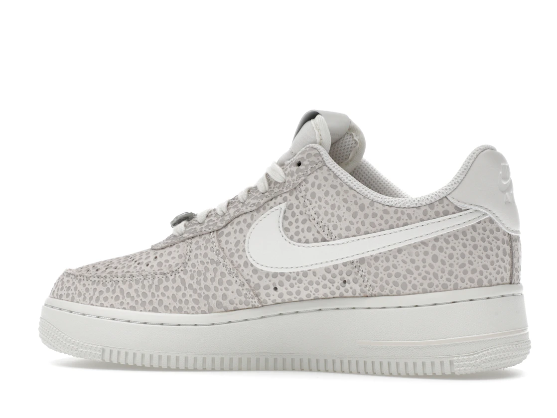Vue 21 de Nike Air Force 1 Low '07 PRM Safari Photon Dust 